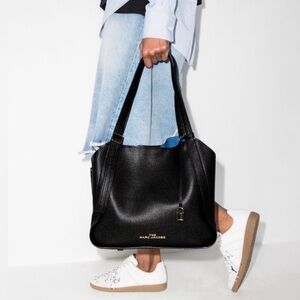 Marc Jacobs The Director Handbag in Black